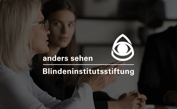 Logo Blindeninstitutsstiftung auf Hintergrundbild